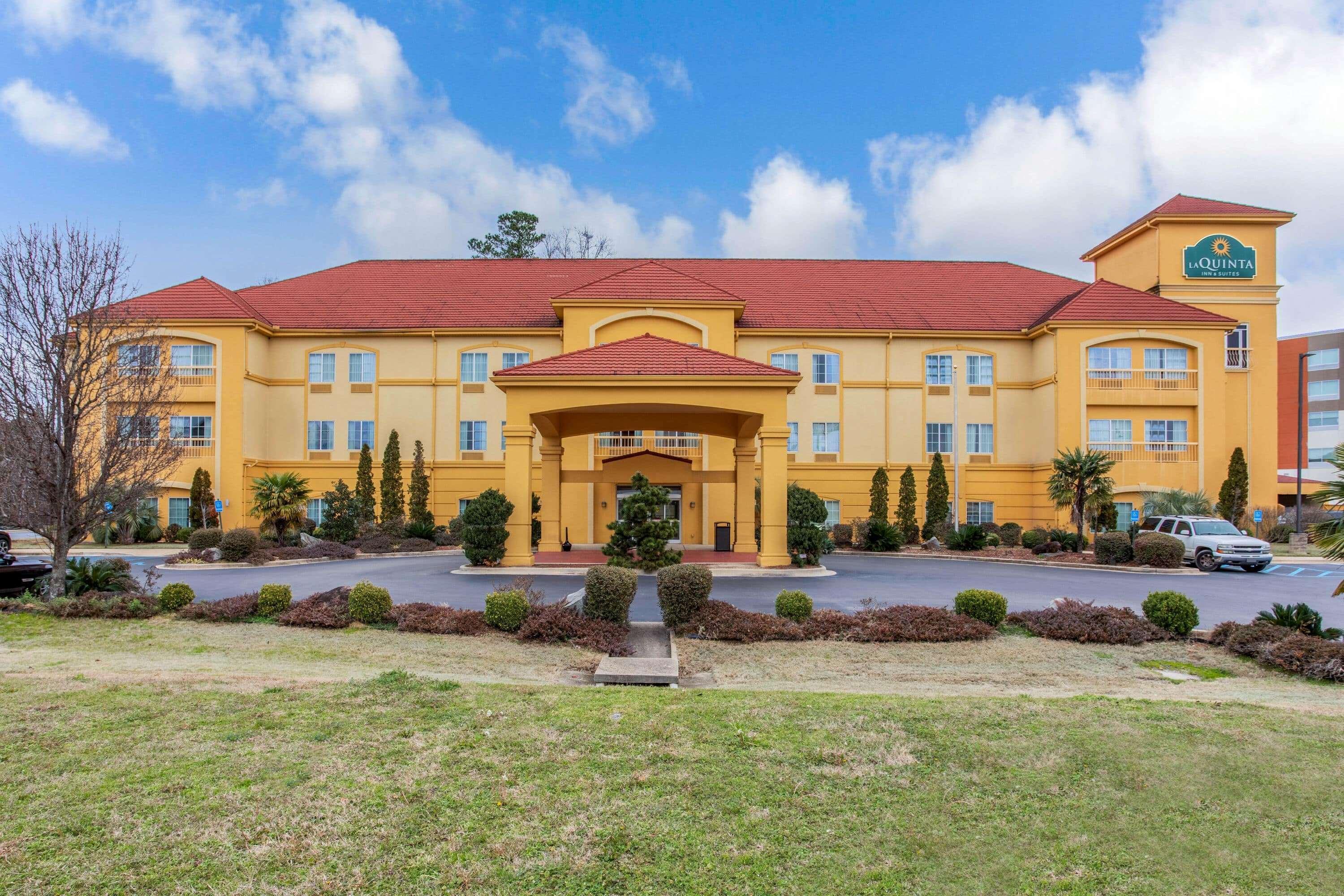 La Quinta Inn & Suites Fultondale Exterior foto
